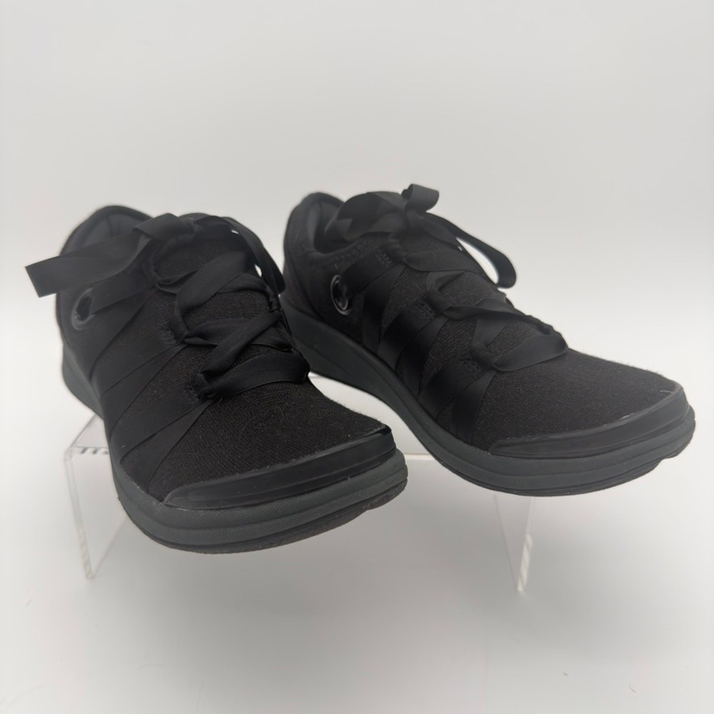Bzees Inspire Women's 6M Black Fabric Comfort Sneakers Ribbon Lace Shoes